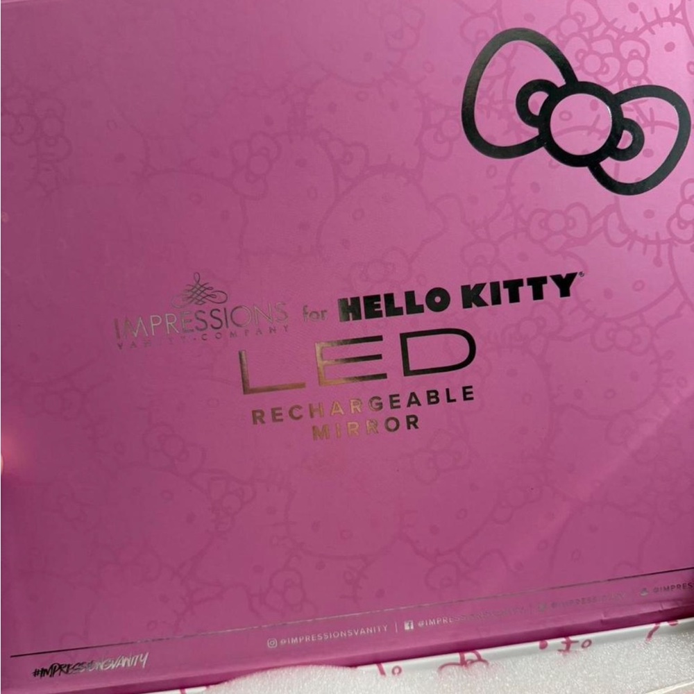 Hello Kitty LED Mirror - Picture 4 of 5